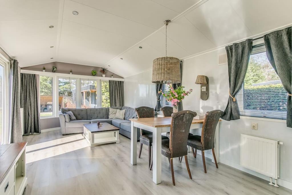 Villa 4-Pers. Chalet Met Eigen Parkeerplaats In Veluwe à Putten Extérieur photo