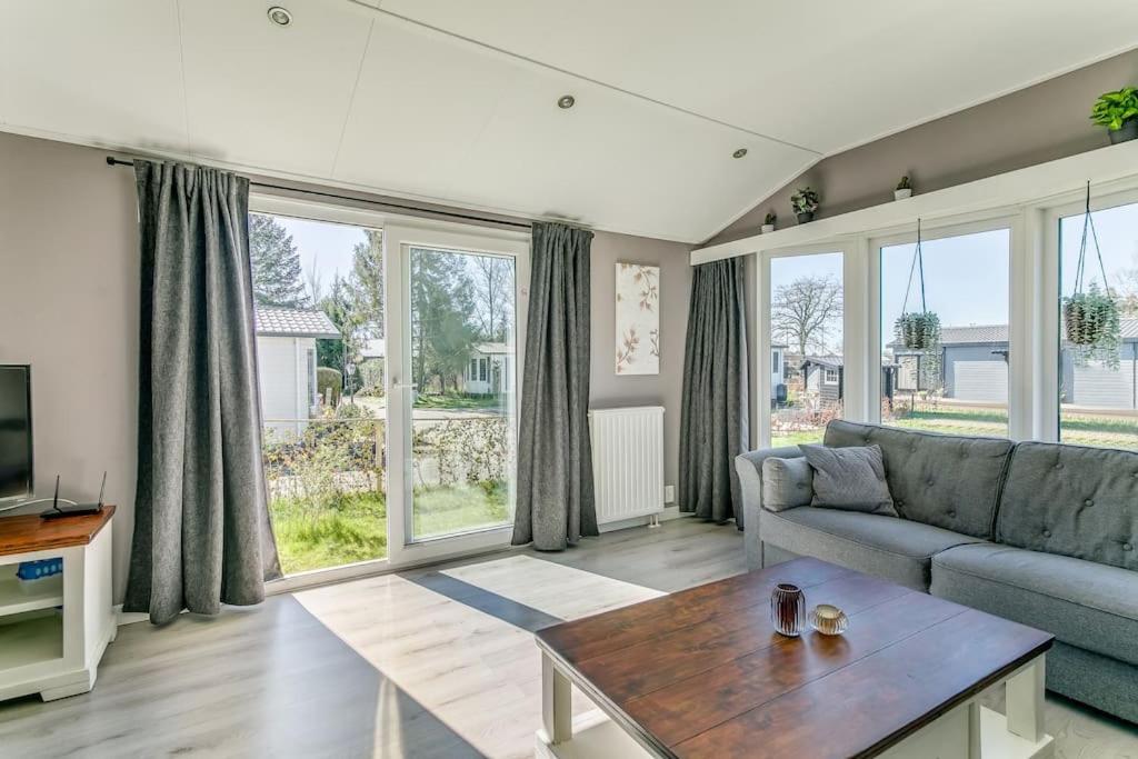 Villa 4-Pers. Chalet Met Eigen Parkeerplaats In Veluwe à Putten Extérieur photo